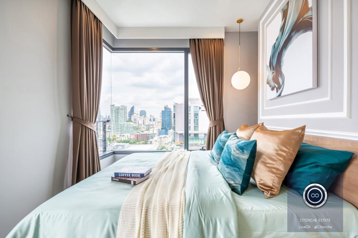 ห้องมุมทิศใต้ วิวเมืองไร้สิ่งกีดขวาง | M Thonglor-10 | Luxury 2-Bedroom Condo