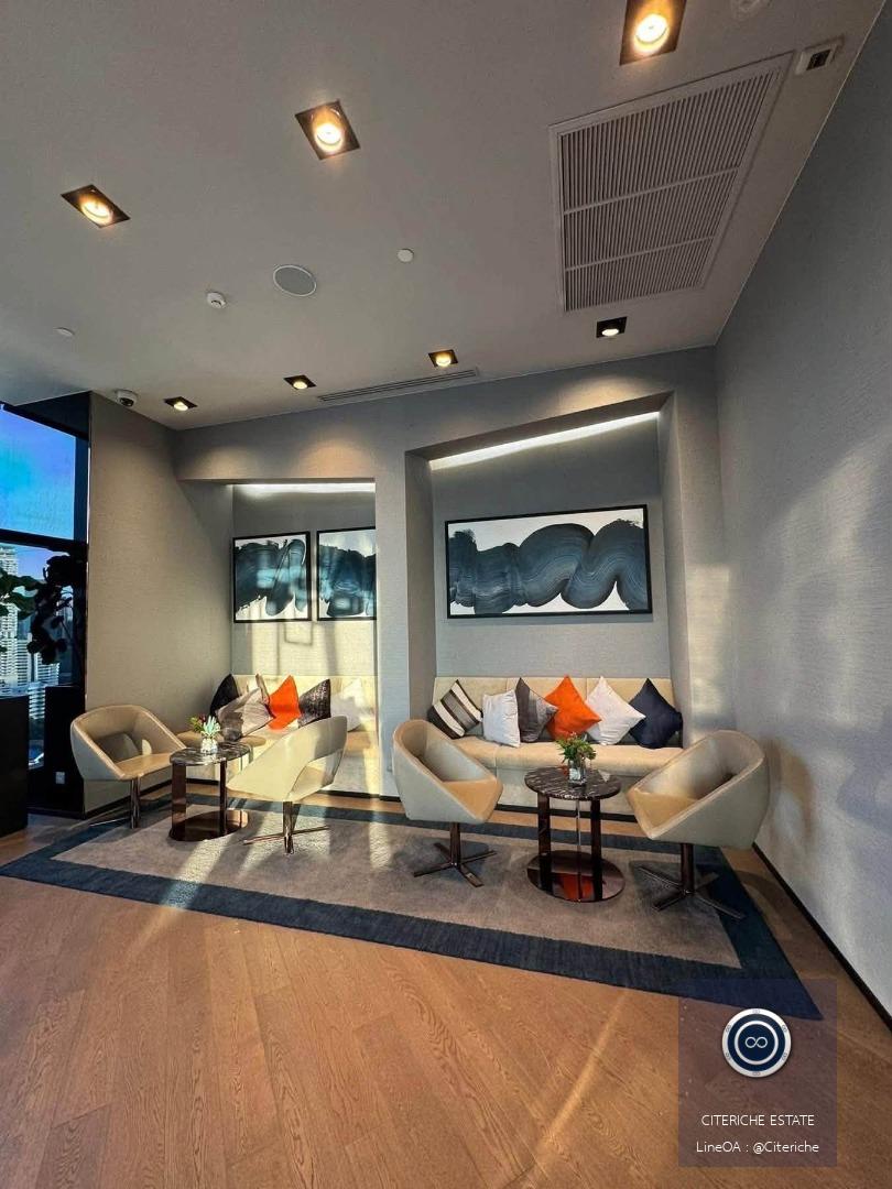 ห้องมุม วิวสวนและวิวเมือง | IDEO Q Sukhumvit 36 | คอนโด 1 ห้องนอนขนาดใหญ่