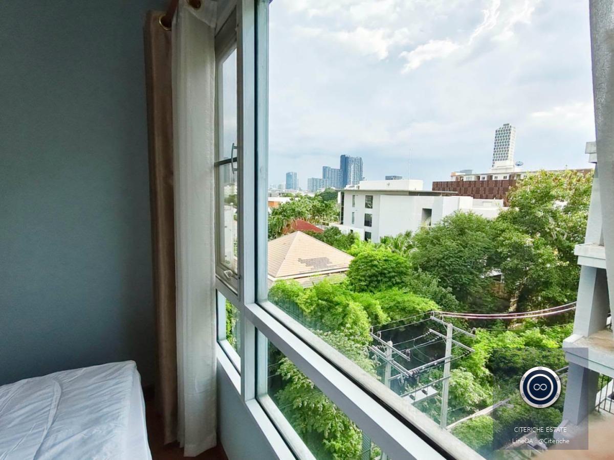 ห้องมุมส่วนตัว วิวโล่ง | Regent Home Sukhumvit 81 | คอนโด